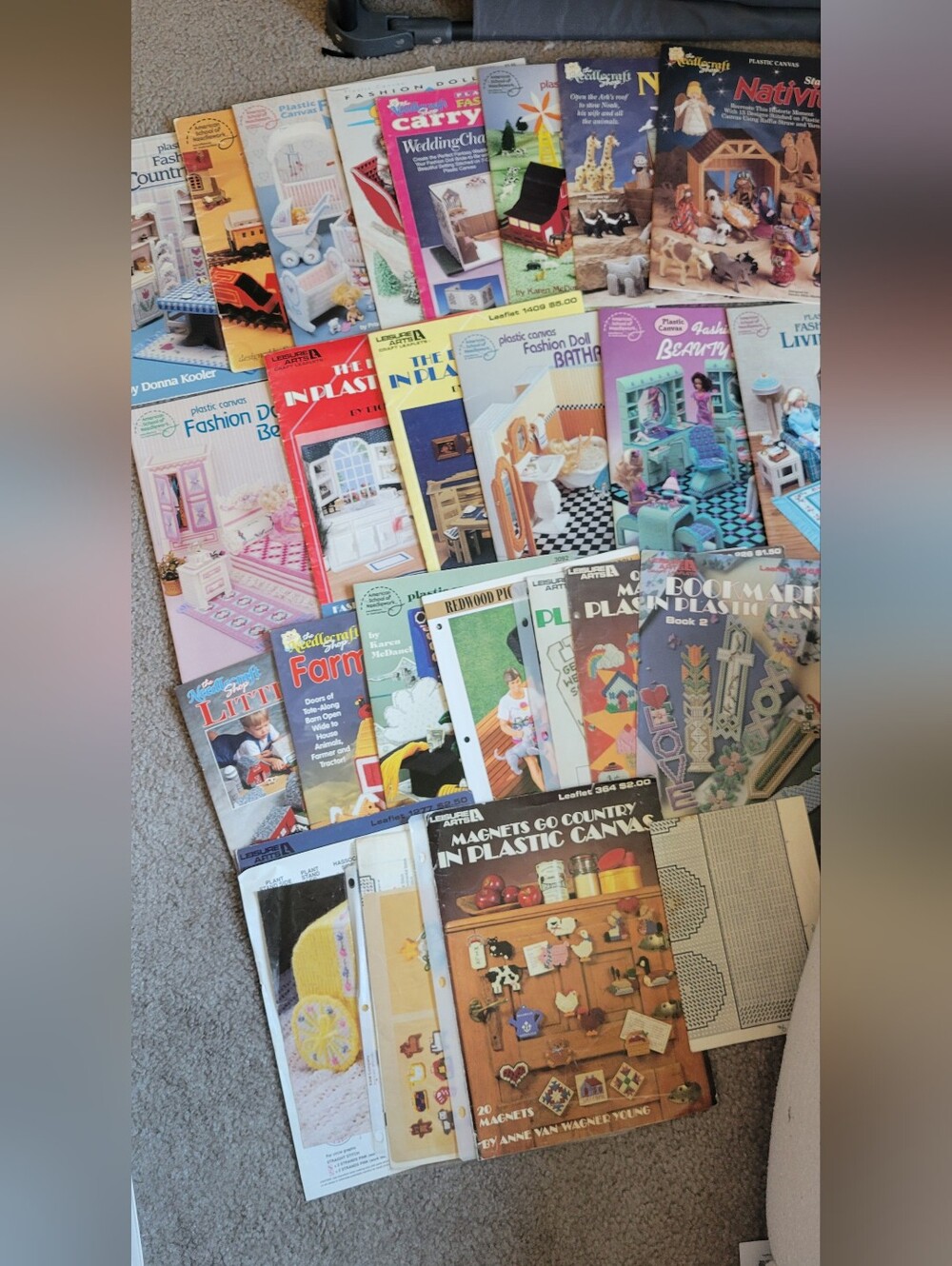 Vintage Plastic Canvas Magazine , Craft Ideas & Patterns Cross Stitch. Lot